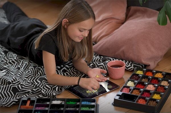 Beady Create Perler - Perlesæt Med 10800 Perler Og 4 Perleplader