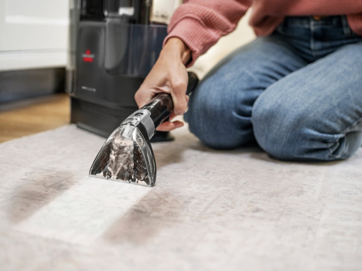 Bissell - Spotclean C5 Select - Effektiv Og Kompakt Pletfjerner Til Tæpper