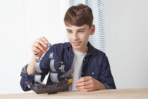 Revell - Pirates Of The Caribbean - Black Pearl Skib Byggesæt - 1 150 -