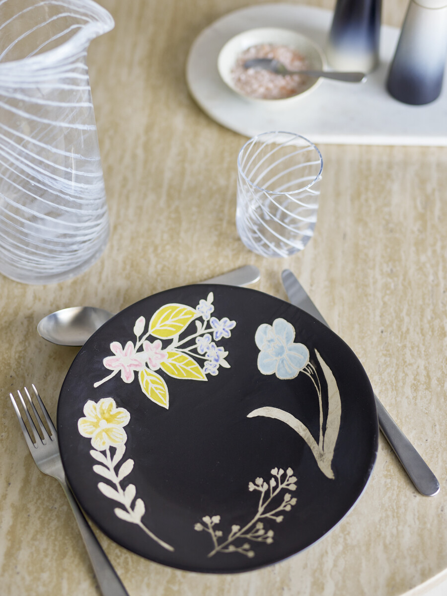 Bloomingville Serveringsbakke - Amberly - Sort - Stentøj - Ø26 Cm