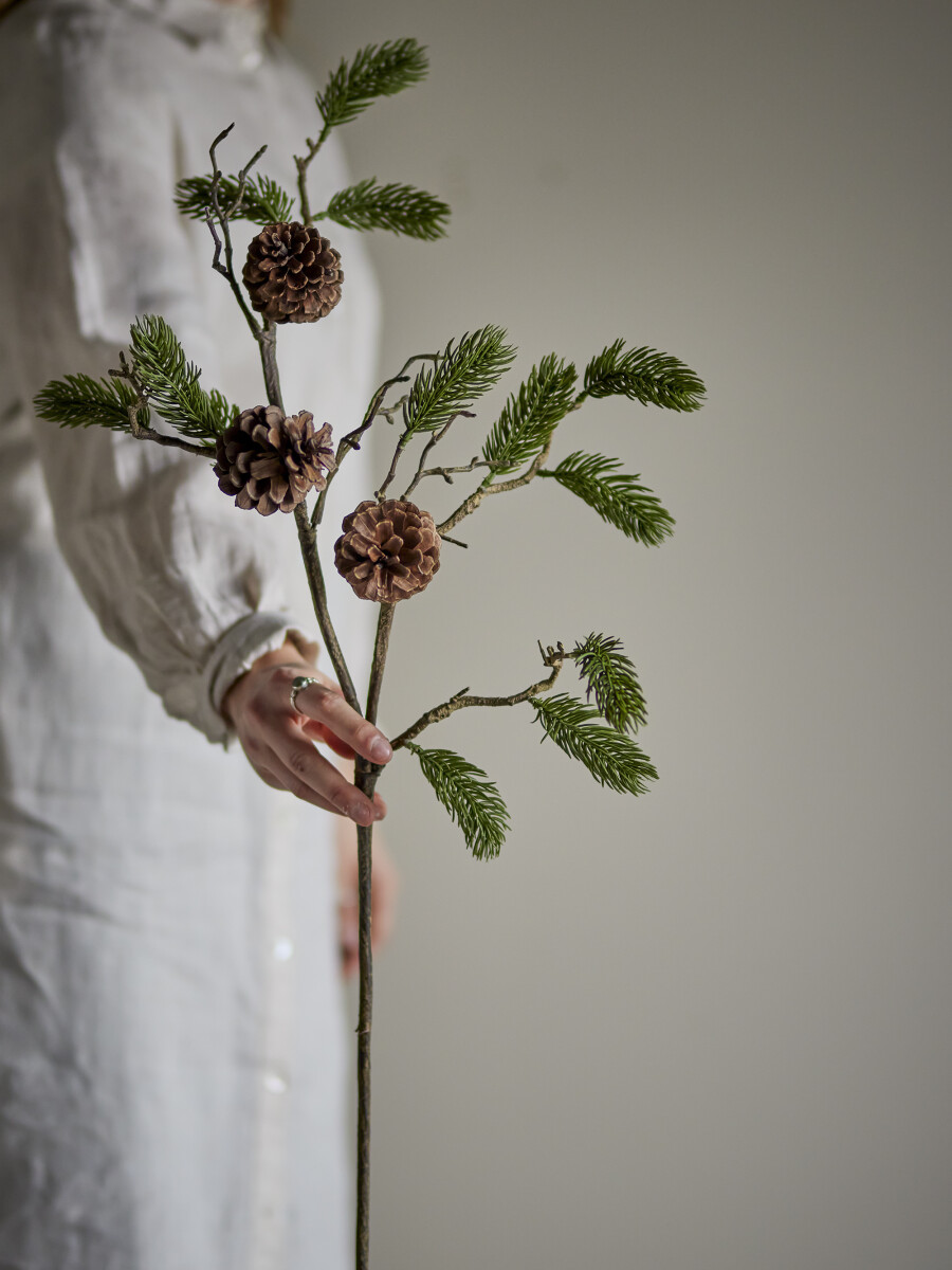Bloomingville - Pine Stilk Kunstig Grangren Med Kogler - 73 Cm