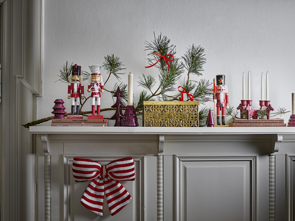 Bloomingville - Siffer Adventsstage - Rød - Polyresin - 23 Cm