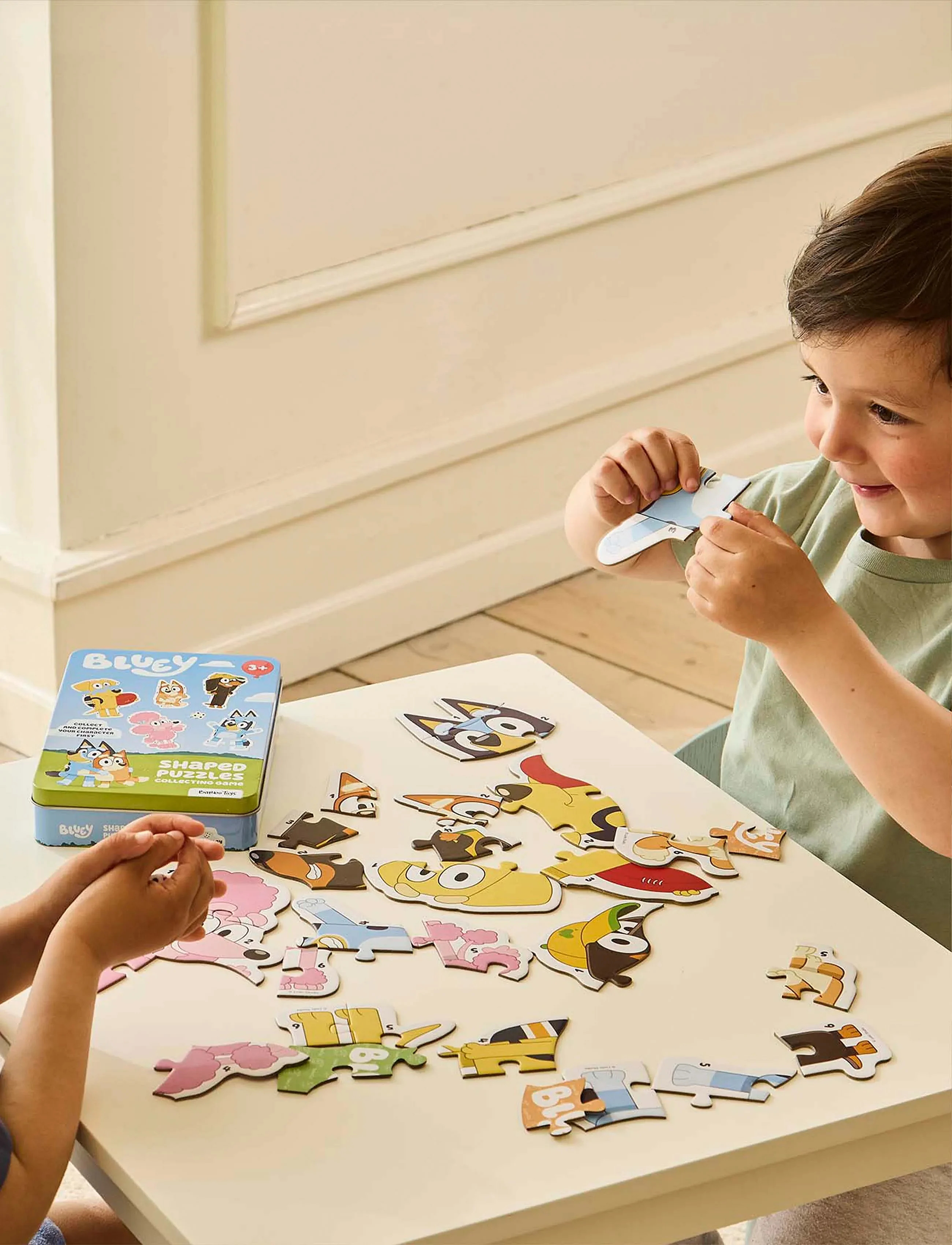Bluey - Shaped Puzzles - Puslespil I Tin Æske - Barbo Toys