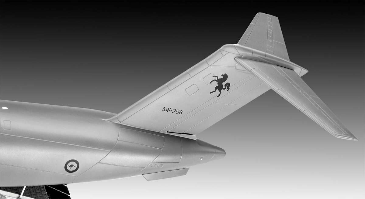 Revell 03747 - Boeing C-17A Globemaster Iii - Build Paint - 1 144