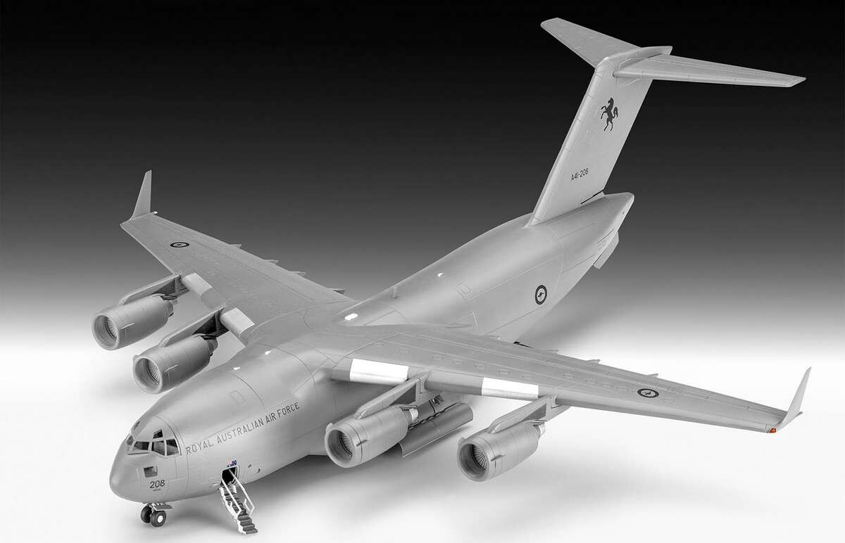 Revell 03747 - Boeing C-17A Globemaster Iii - Build Paint - 1 144