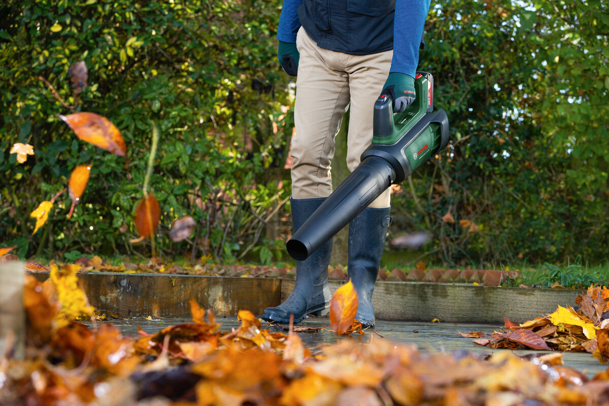 Bosch - Advanced Løvblæser - 36V-750 2 0Ah Batteri Lader Medfølger