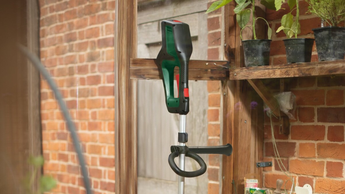 Bosch - Batteridrevet Busktrimmer - Adv 23Cm 36V Batteri Lader Medfølger