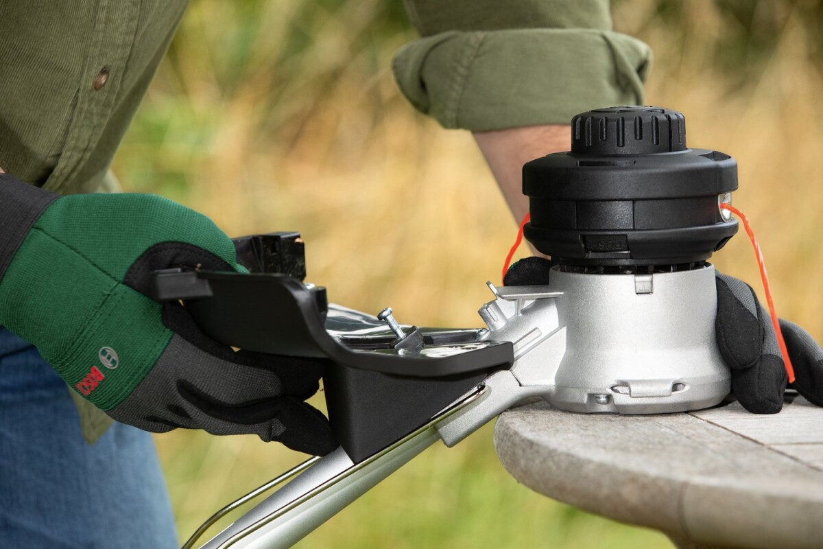 Bosch - Batteridrevet Busktrimmer - Adv 23Cm 36V Batteri Lader Medfølger