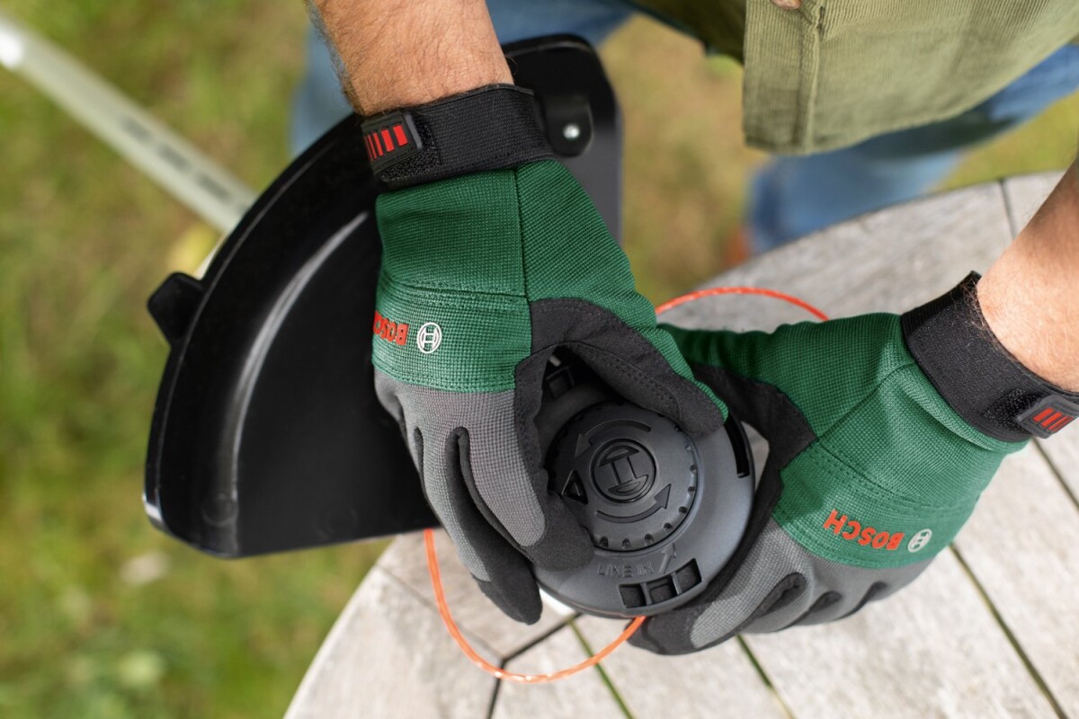 Bosch - Batteridrevet Busktrimmer - Adv 23Cm 36V Batteri Lader Medfølger