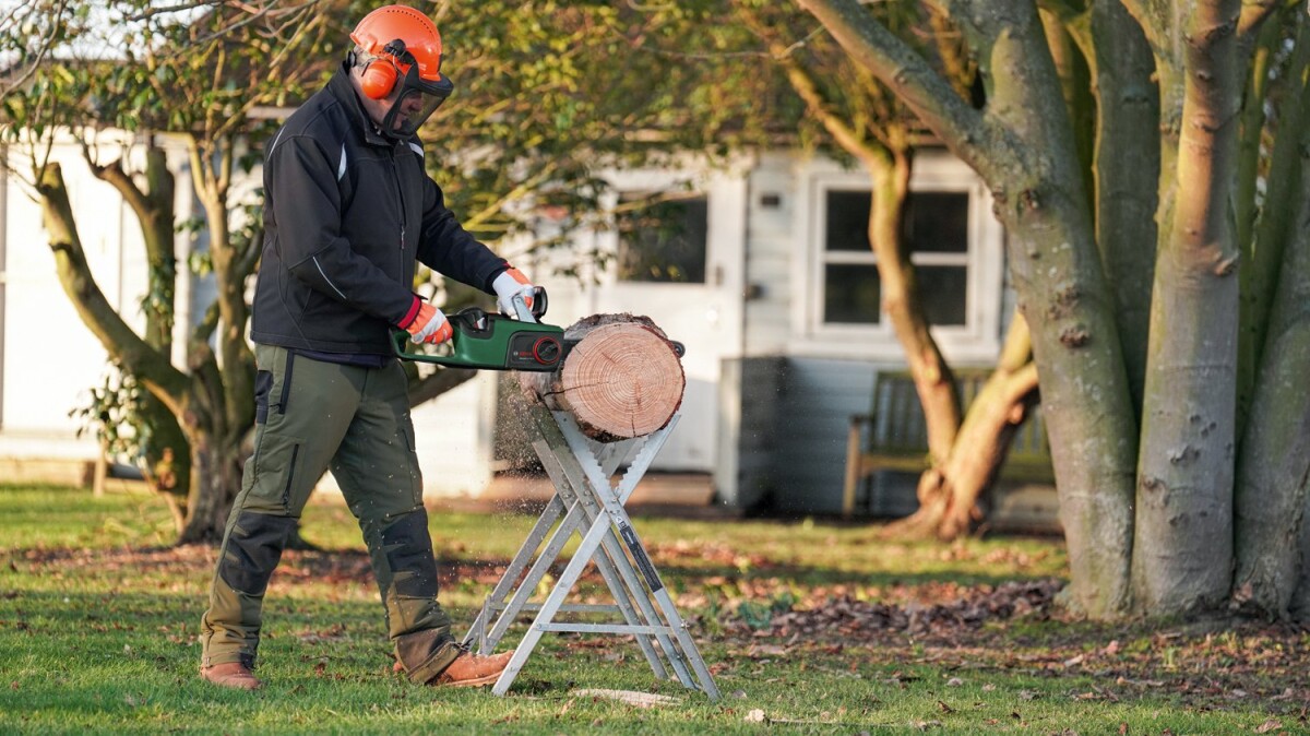 Bosch - Batteryidrevet Kædesav 36V 20Ah Batteri Lader Medfølger