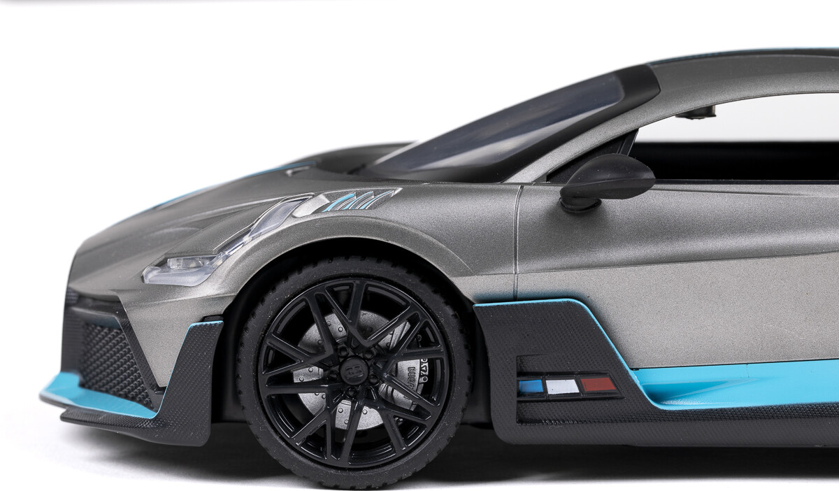 Bugatti Divo - Rc Fjernstyret Racerbil - 1 16 - 2 4 Ghz - Grå