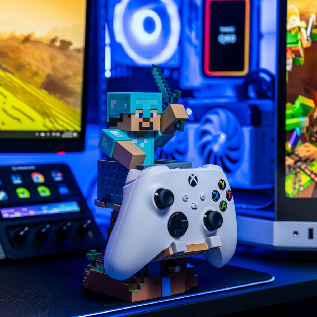 Cable Guys - Controller Holder - Minecraft Steve In Diamond Armour Rest