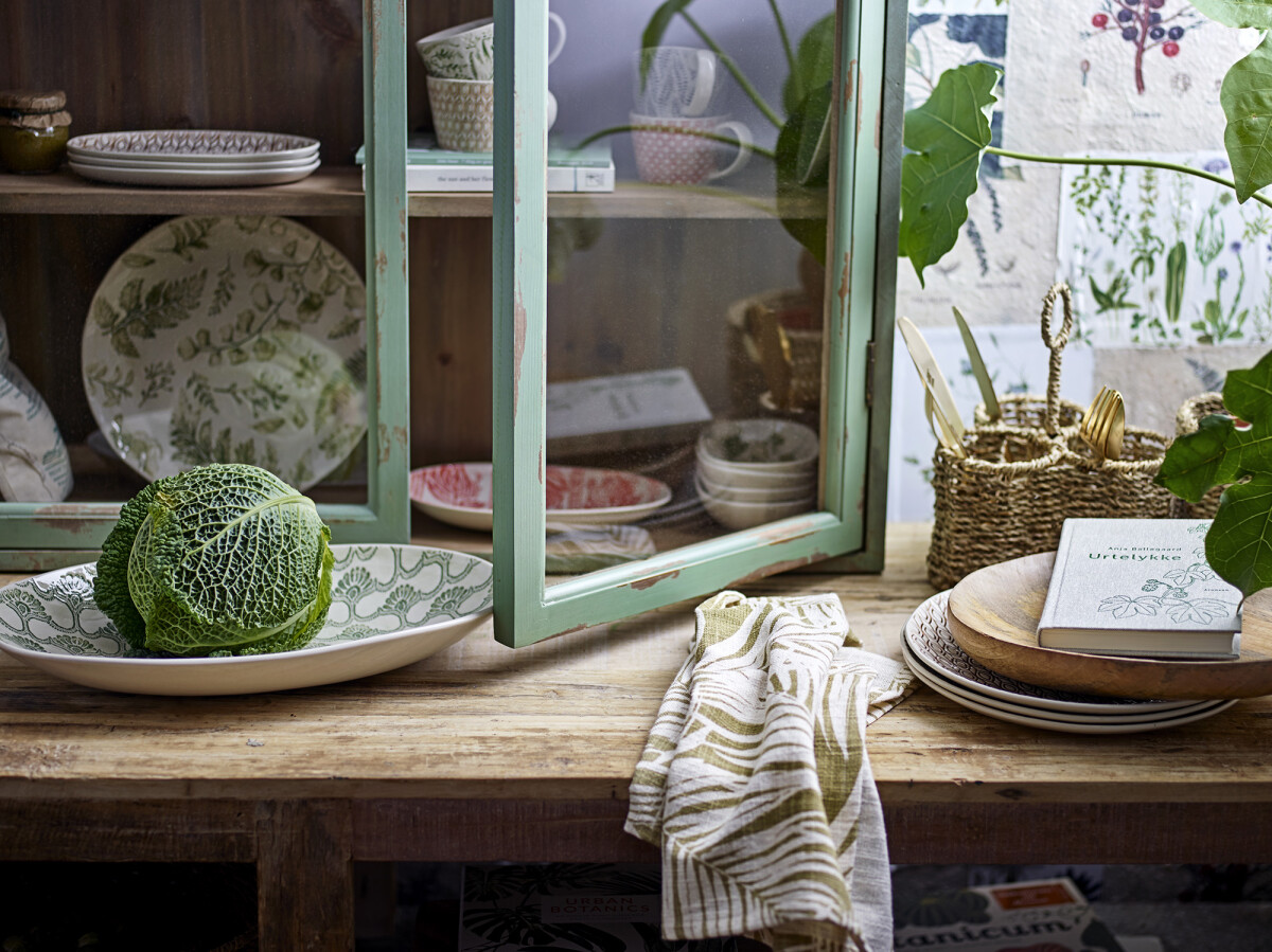 Creative Collection - Hazem Vitrineskab - Grøn - Fyrretræ - 81X122X22 Cm