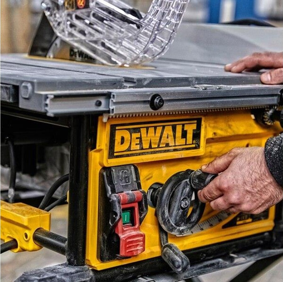 Dewalt Dwe7492-Qs 250Mm Table Saw