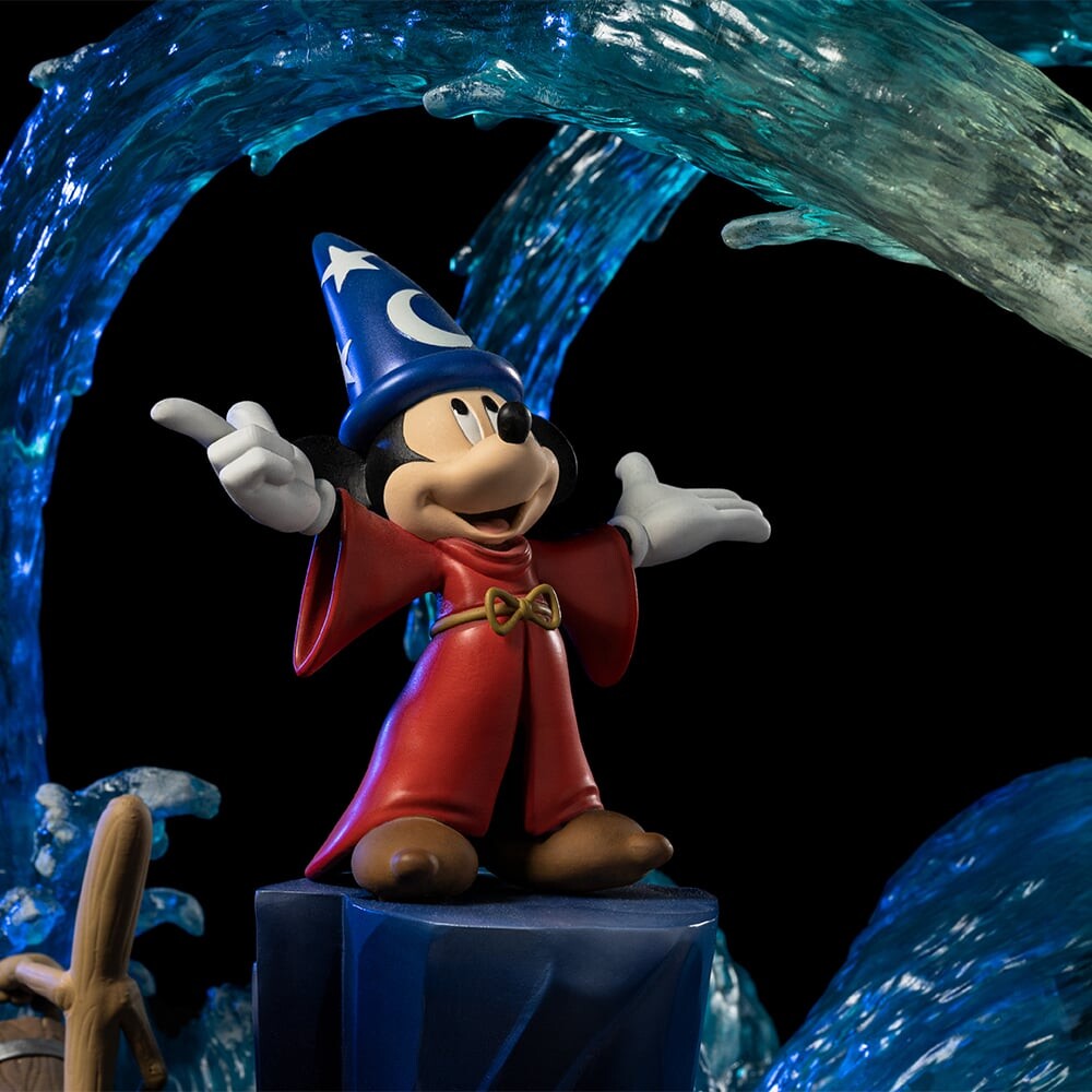 Disney Classic - Mickey Fantasia Statue Deluxe Art Scale 110