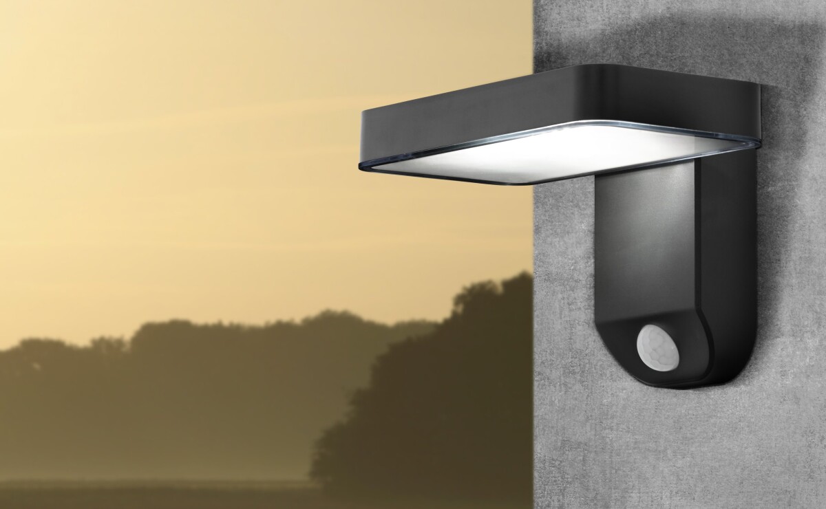 Eglo - Pastion - Udendørs Solcelle Væglampe Med Sensor - Sort