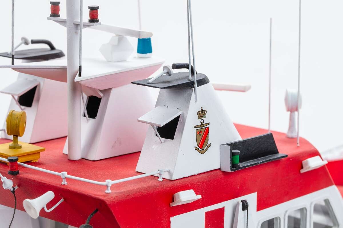 Billing Boats - Emile Robin Model Båd Byggesæt - 1 33 - Bb430