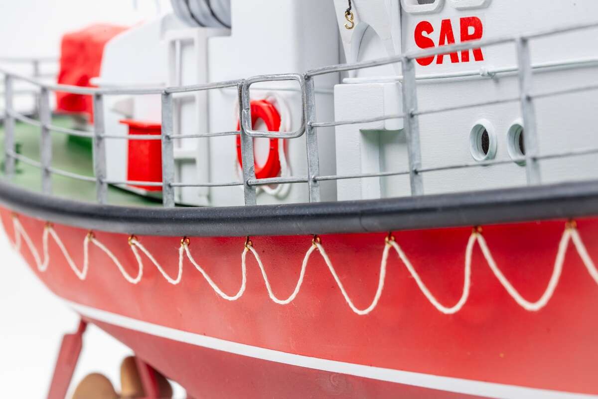 Billing Boats - Emile Robin Model Båd Byggesæt - 1 33 - Bb430