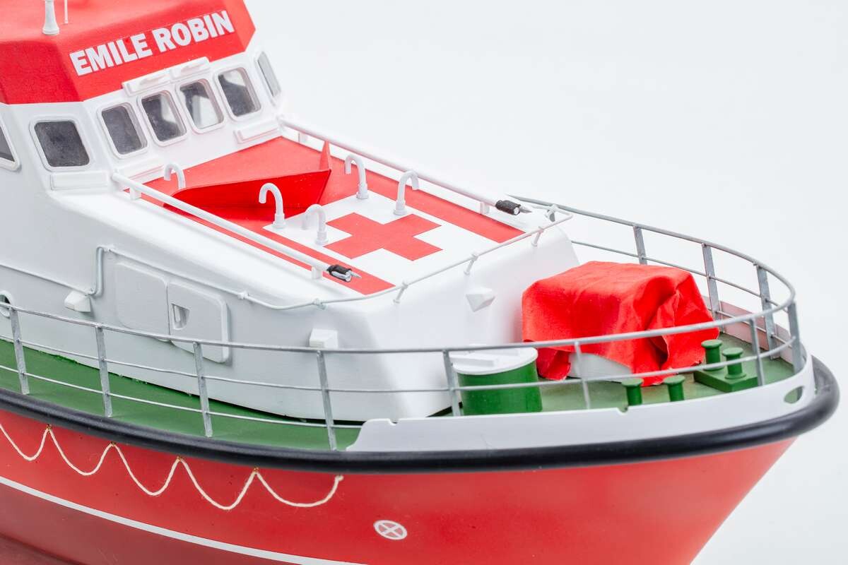 Billing Boats - Emile Robin Model Båd Byggesæt - 1 33 - Bb430