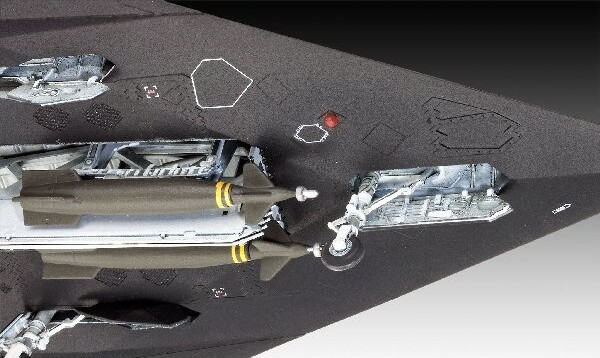 Revell - F-117A Nighthawk Stealth Fighter - 1 72 - Level 3 - 03899