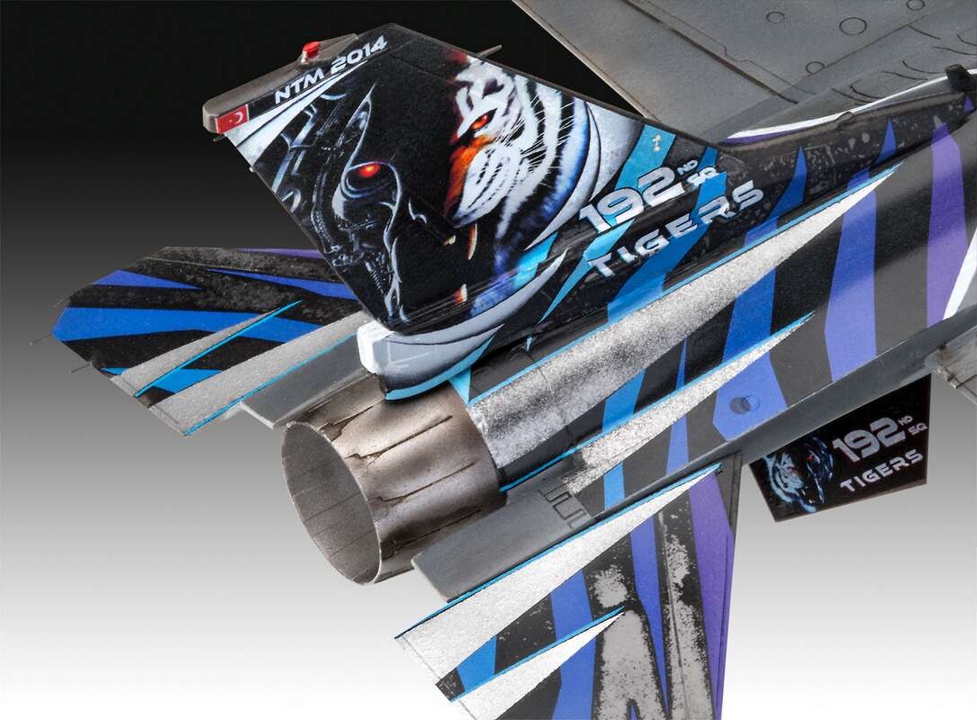Revell - Lockheed Martin F-16D Modelfly Byggesæt - 1 72 - Level 4 - 03844