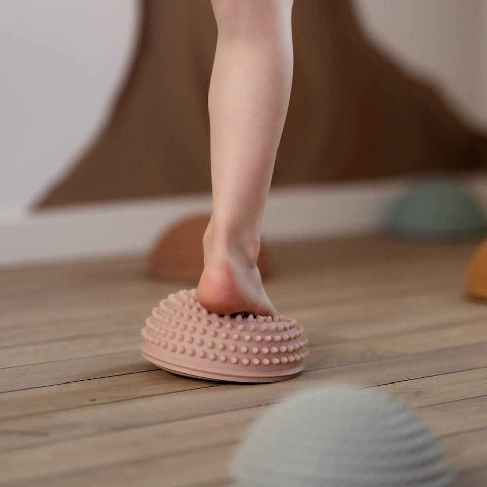 Find That Hippo - Sensory Stones Solopgang