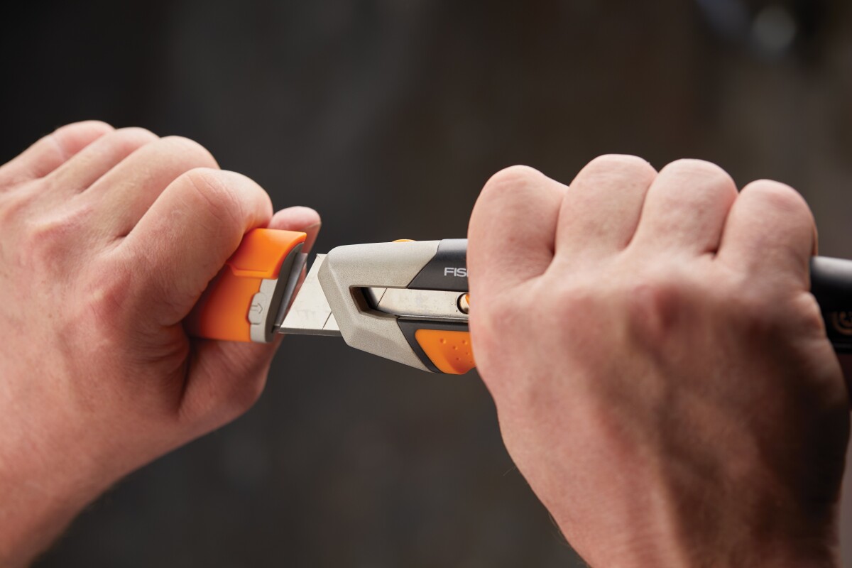 Fiskars Pro - Carbonmax Universalkniv - 25 Mm
