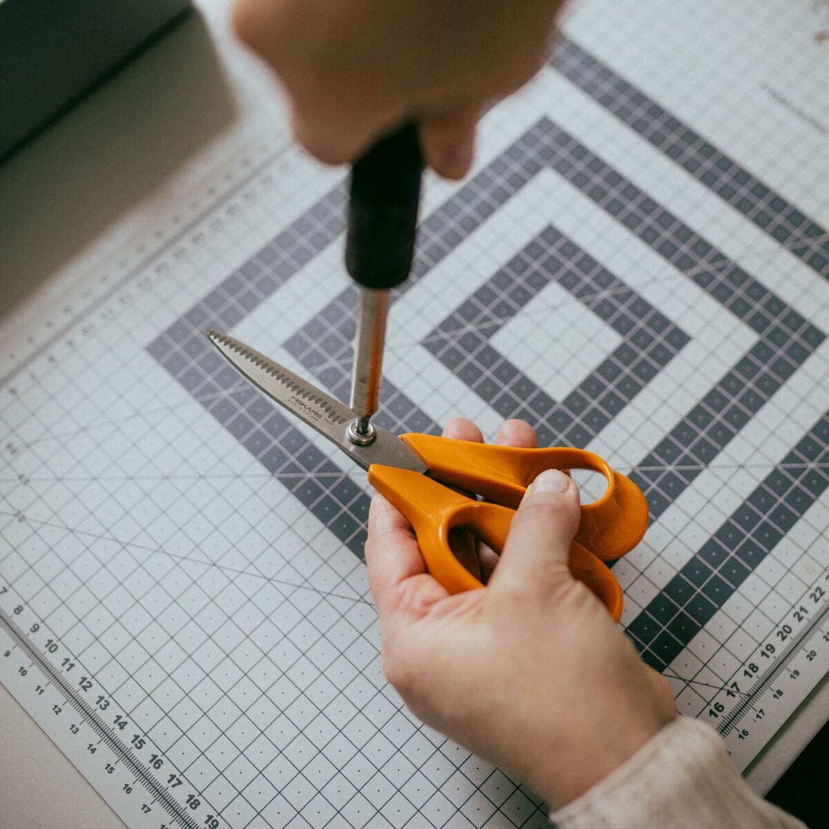 Fiskars - Classic Køkkensaks - 18 Cm