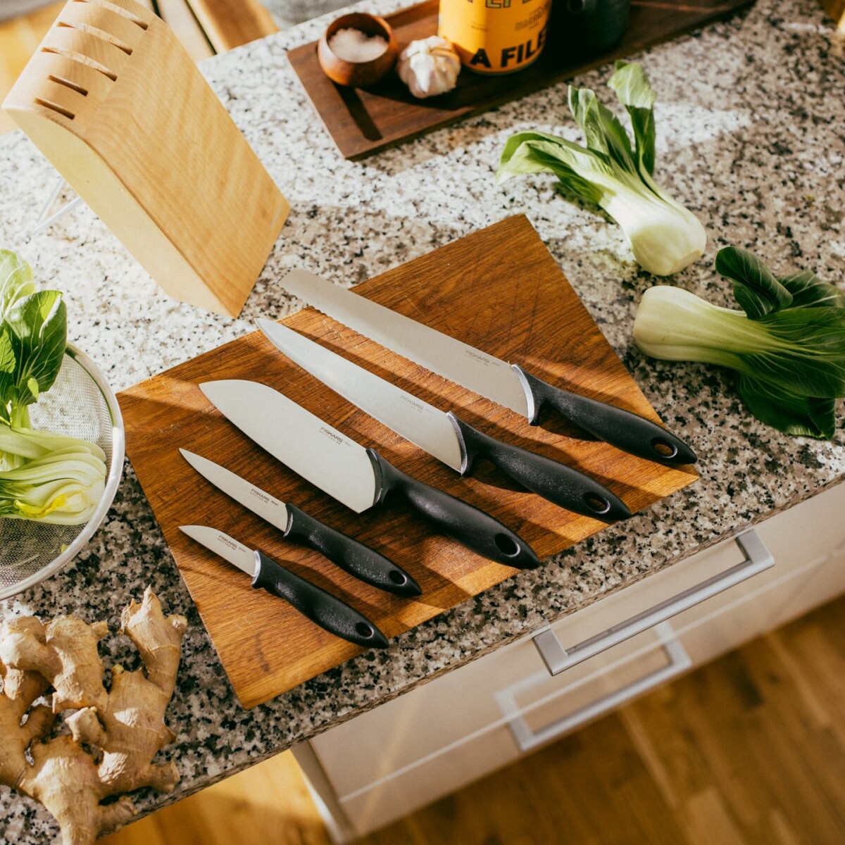 Fiskars - Essential Knivblok - Med 5 Knive