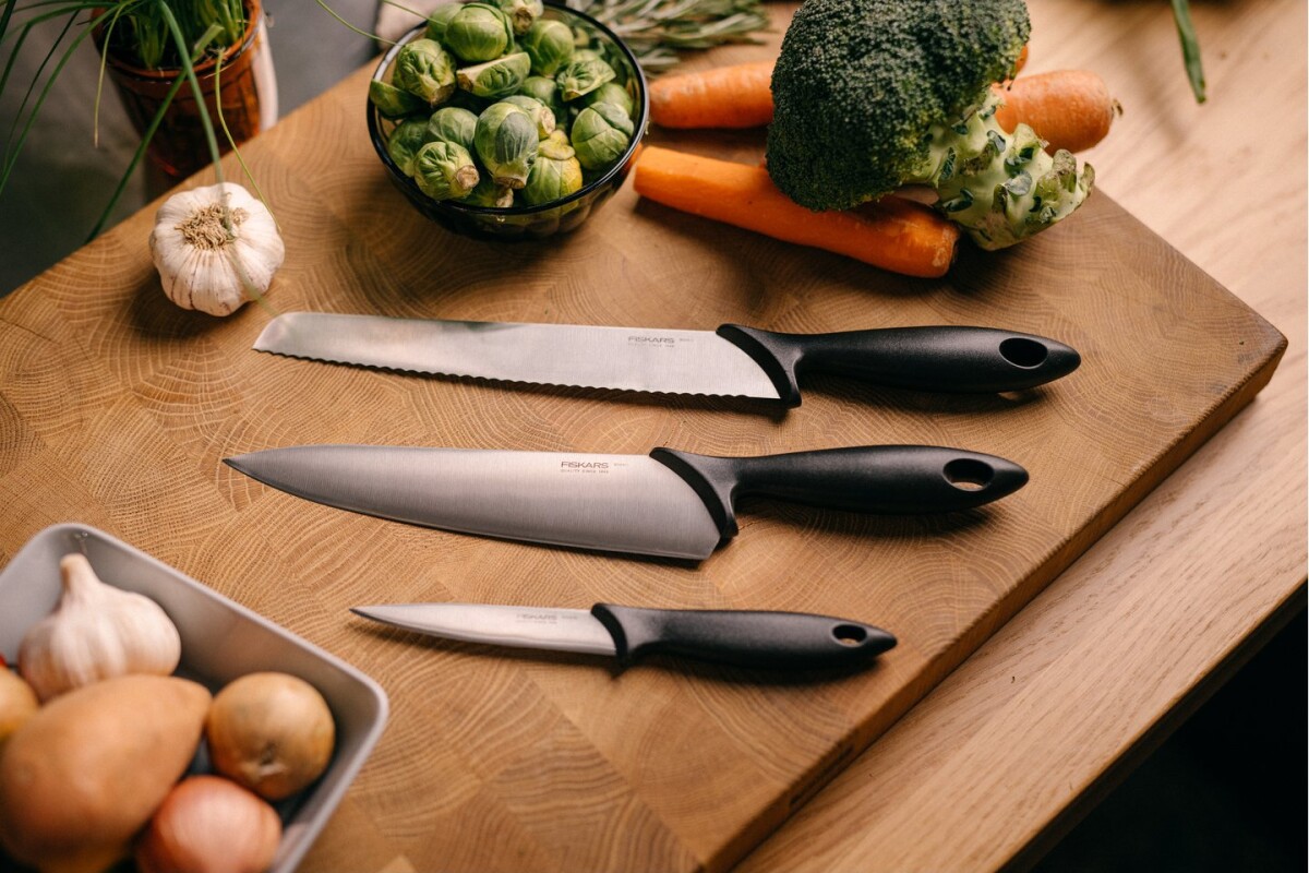 Fiskars Knivsæt - Brødkniv Kokkekniv Grøntsagskniv - Startsæt