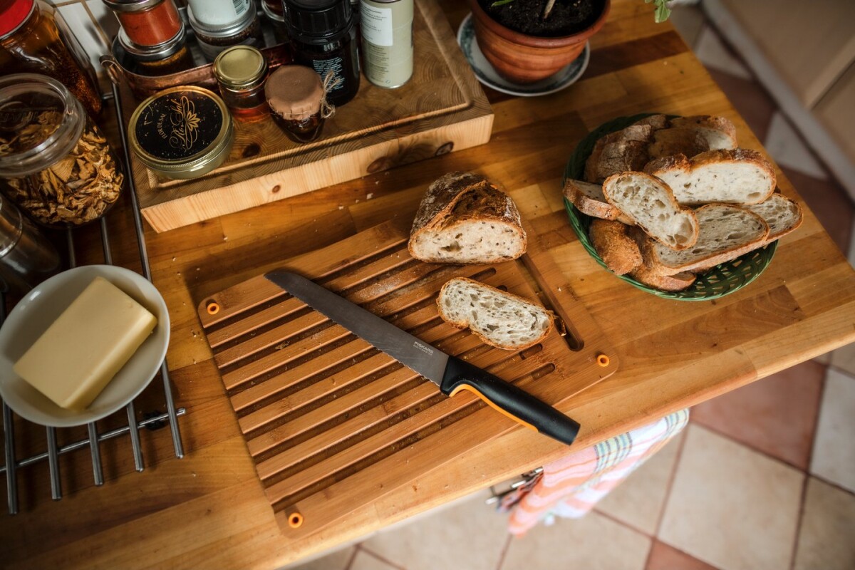 Fiskars Functional Form - Brødkniv - 21 Cm