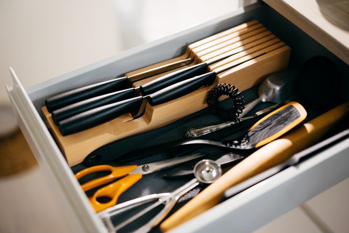 Fiskars - Functional Form - Knivmagnet Til Væg - 32 Cm - Sort