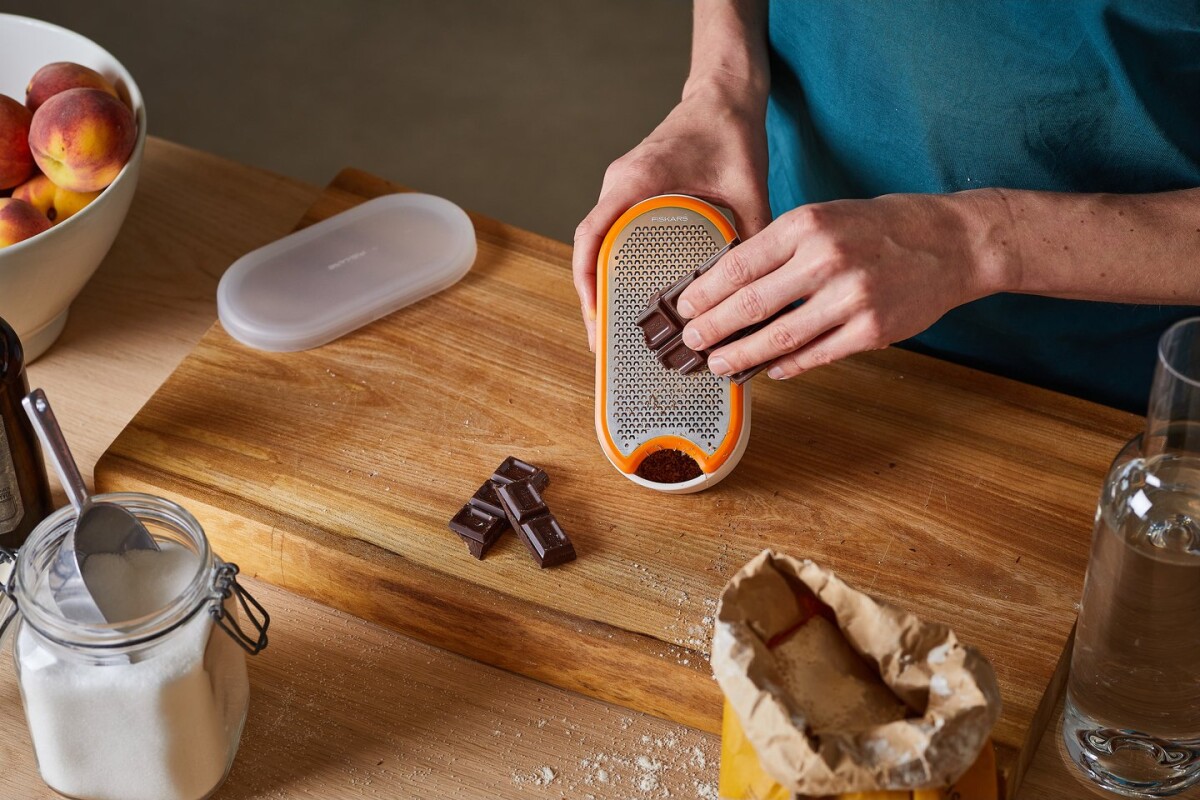 Fiskars - Functionalform Rivejern Med Beholder