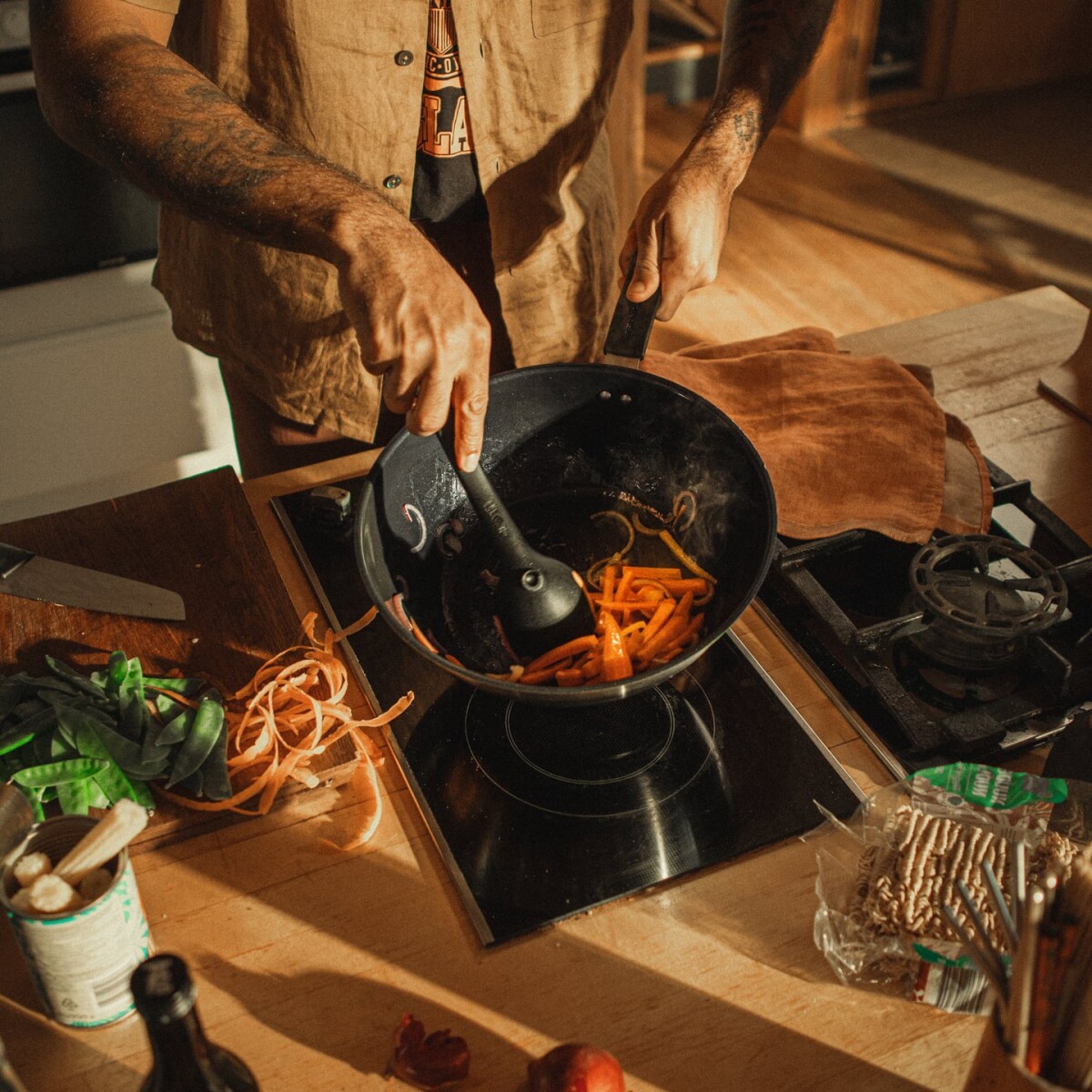 Fiskars - Functionalform Wok Pande - 28 Cm - Non-Stick