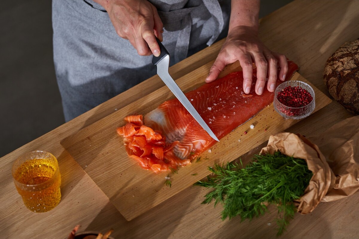 Fiskars - Hard Edge Filetkniv 22 Cm