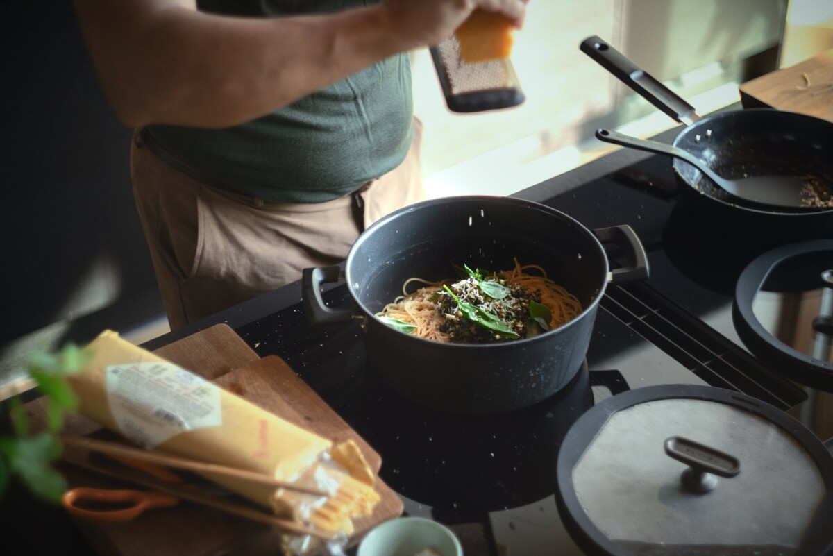 Fiskars - Hard Face - Gryde Med Låg - Non-Stick - Induktion