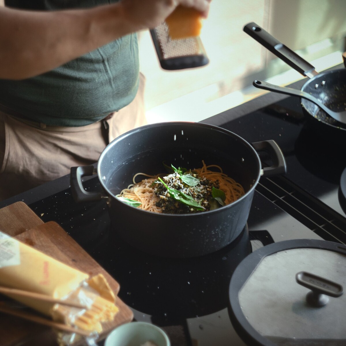 Fiskars - Hard Face - Gryde Med Låg - Non-Stick - Induktion