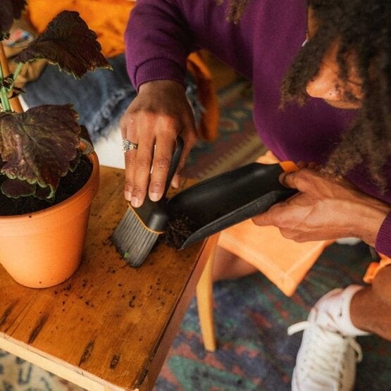 Fiskars - Planteskovl Og Børste Sæt