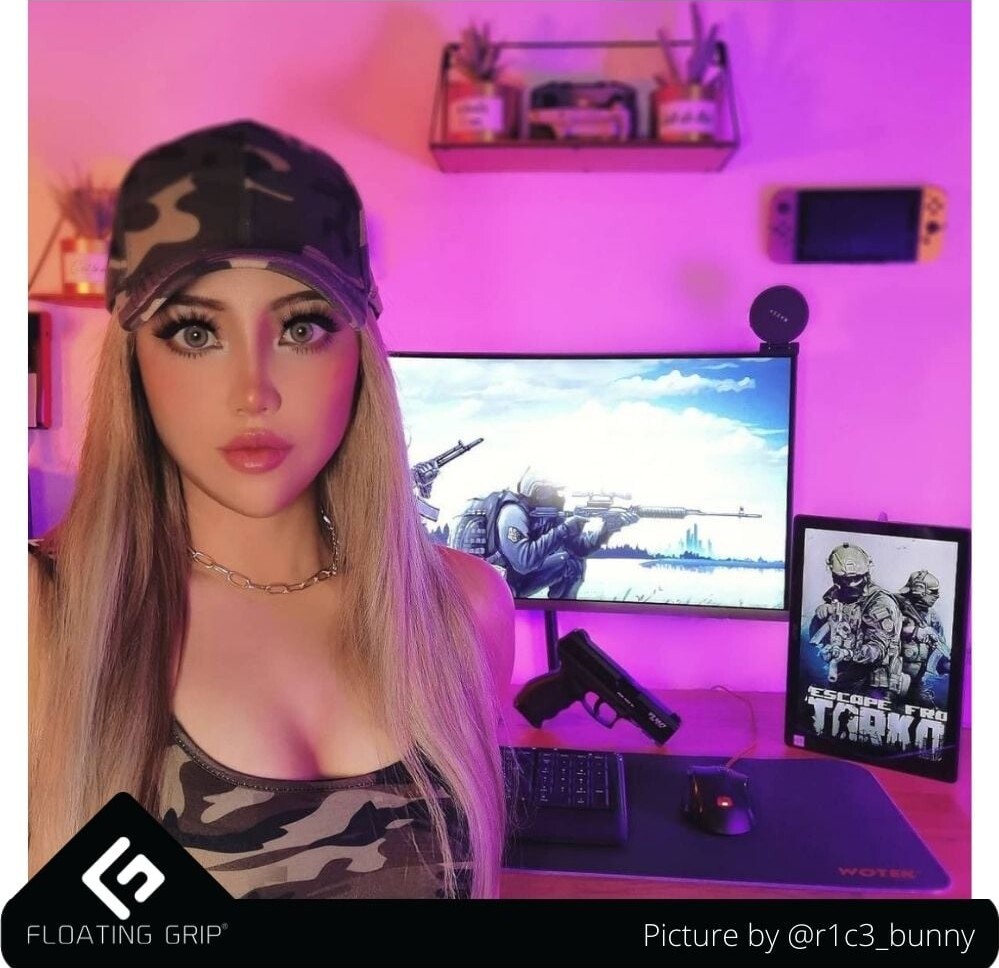 Floating Grip - Nintendo Switch Wall Mount