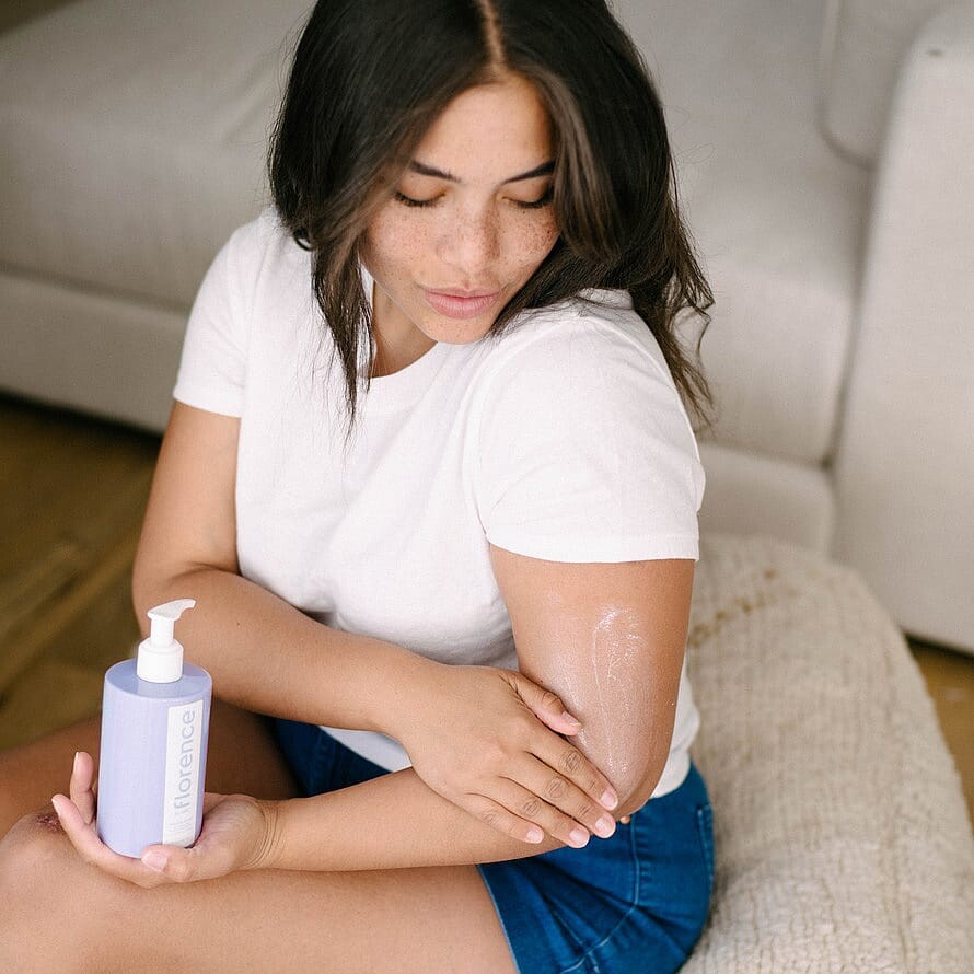 Florence By Mills - Mirror Magic Illuminating Body Moisturizer - 300 Ml