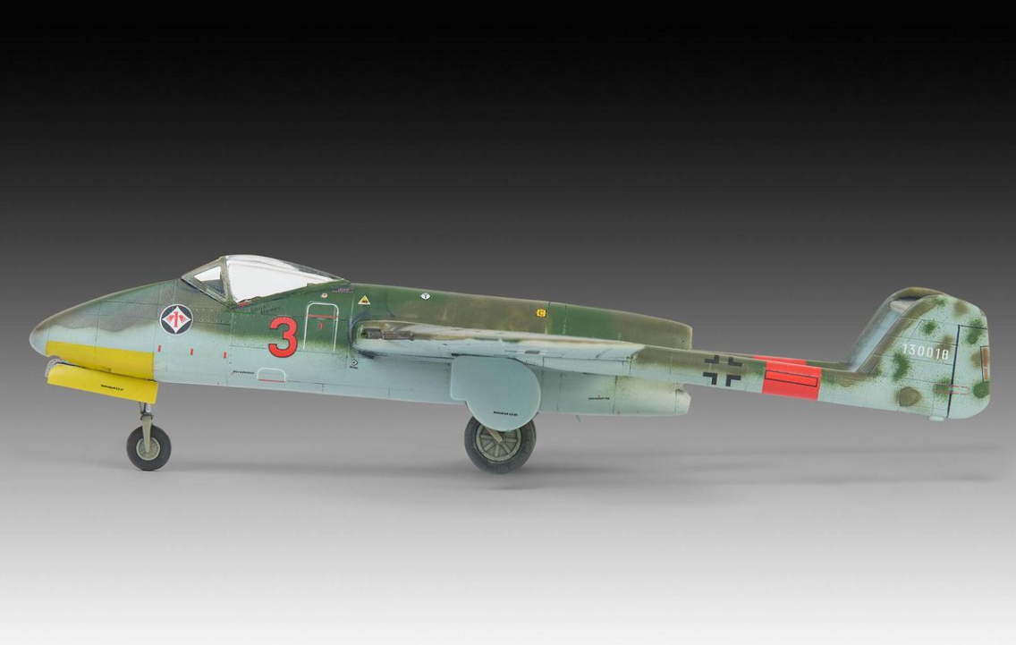 Revell 03761 - P-Series Focke-Wulf Flitzer - Build Paint - 1 72