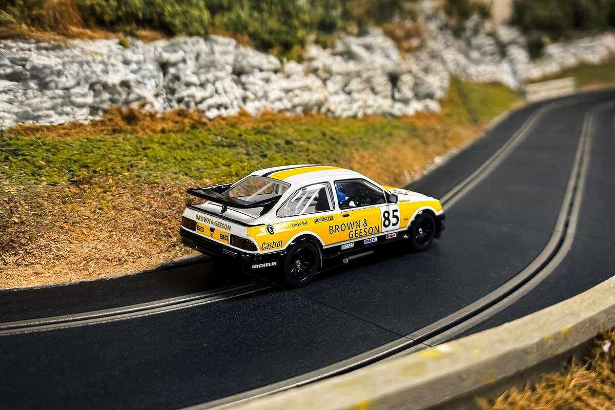 Scalextric C4628 - Ford Sierra Rs500 Bil - Ytcc Dan Brown 2024