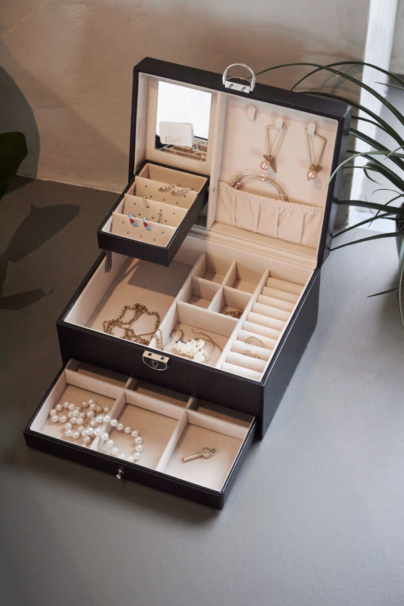 Gillian Jones - Klassisk Smykkeskrin Med Lås - Sort - Stor