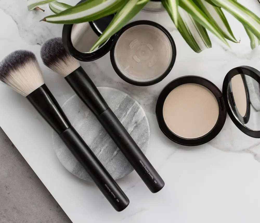 Glo Skin Beauty - Tapered Setting Powder