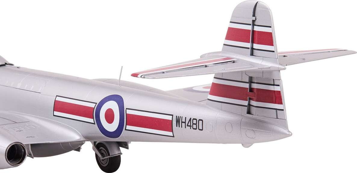 Revell 03750 - Gloster Meteor F8 Byggesæt - Build Paint - 1 32