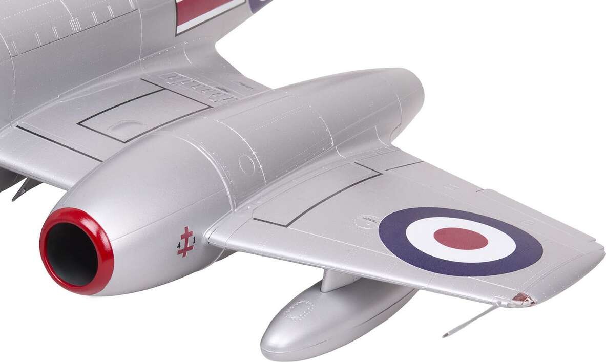 Revell 03750 - Gloster Meteor F8 Byggesæt - Build Paint - 1 32