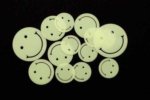 Glow-In-The-Dark Smileys 14Stk Ass I Blister - Glowing