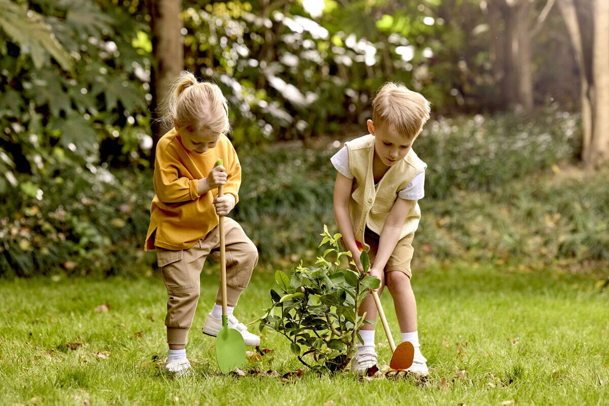 Hape - Pointed Garden Shovel - Spids Skovl Til Børn - Grøn