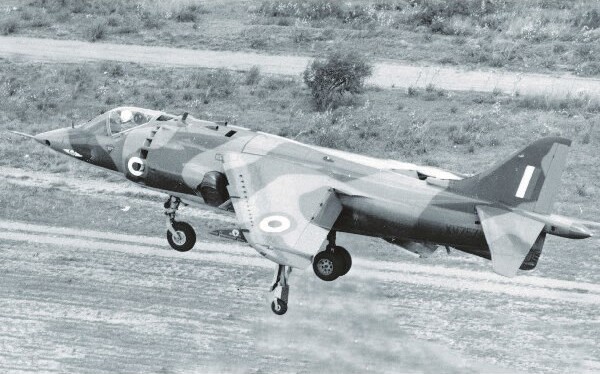 Airfix - Hawker Siddeley Harrier Gr1Av-8A - 1 72 - A04057A