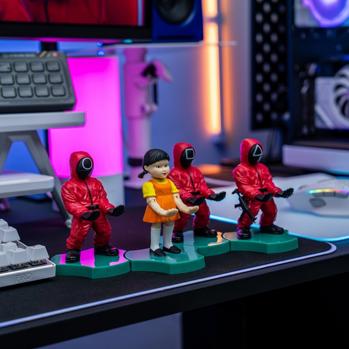 Holdems By Cable Guys - Square Guard Figur - Squid Game